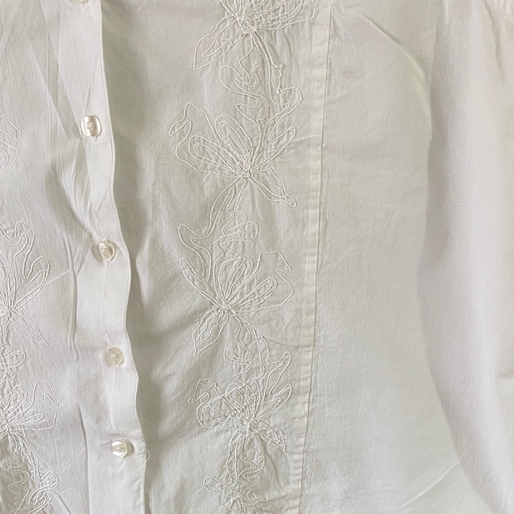 Faded Glory White Sleeveless Embroidered Button-Front Blouse - Picture 5 of 7